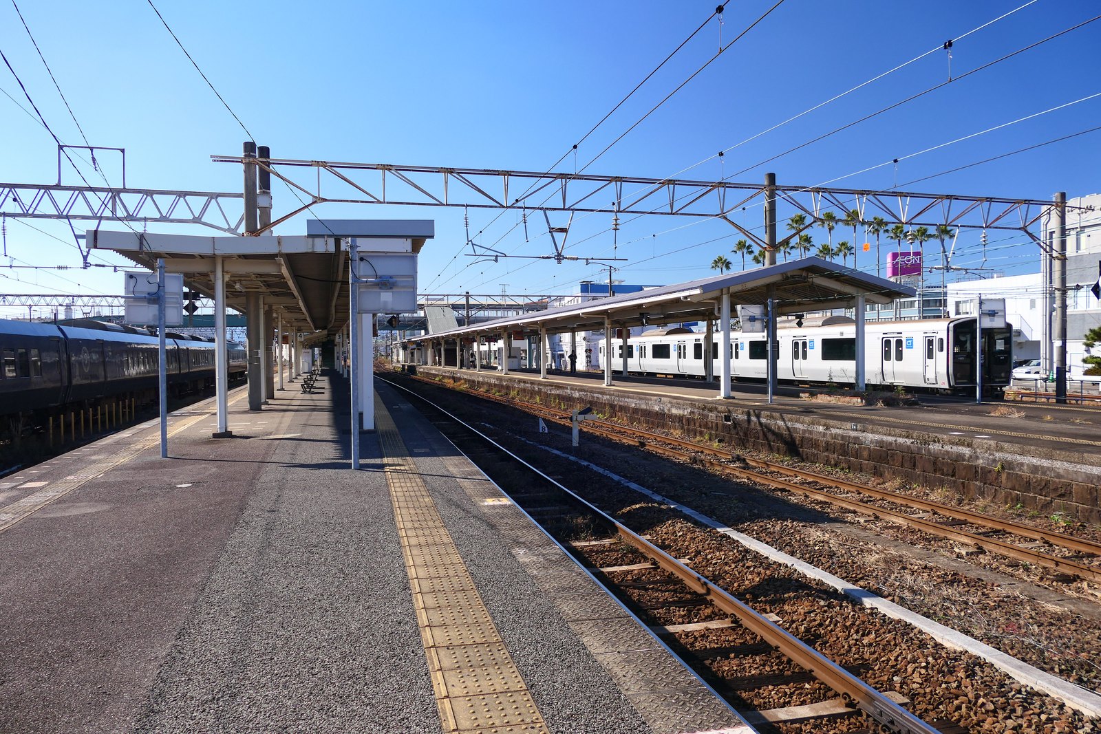南宮崎駅のプラットホーム