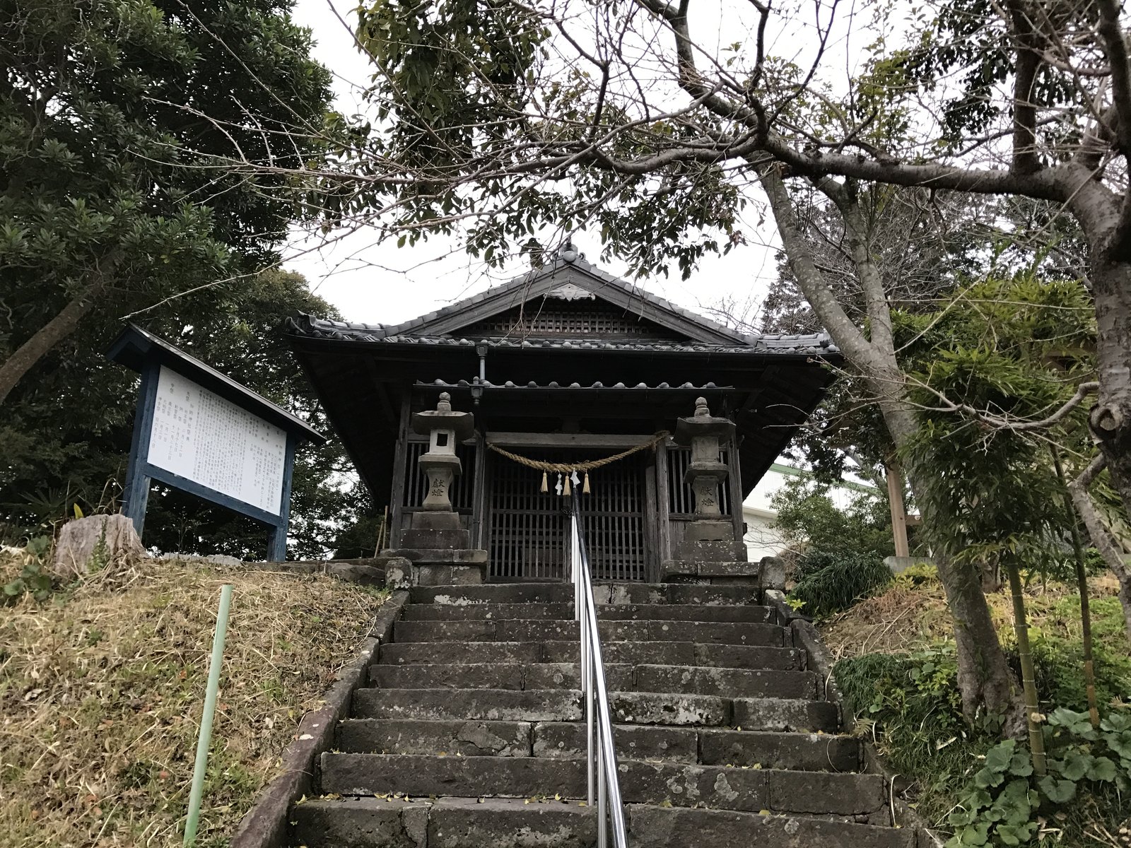 加納神社の拝殿