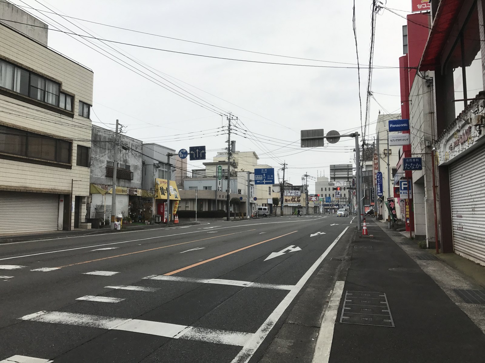 栄町交差点から望む国道269号