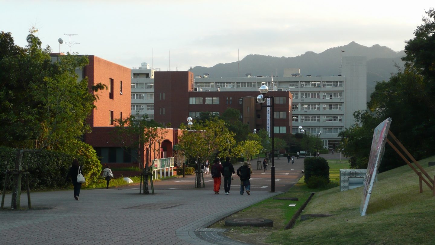 宮崎大学木花キャンパスのメインストリート
