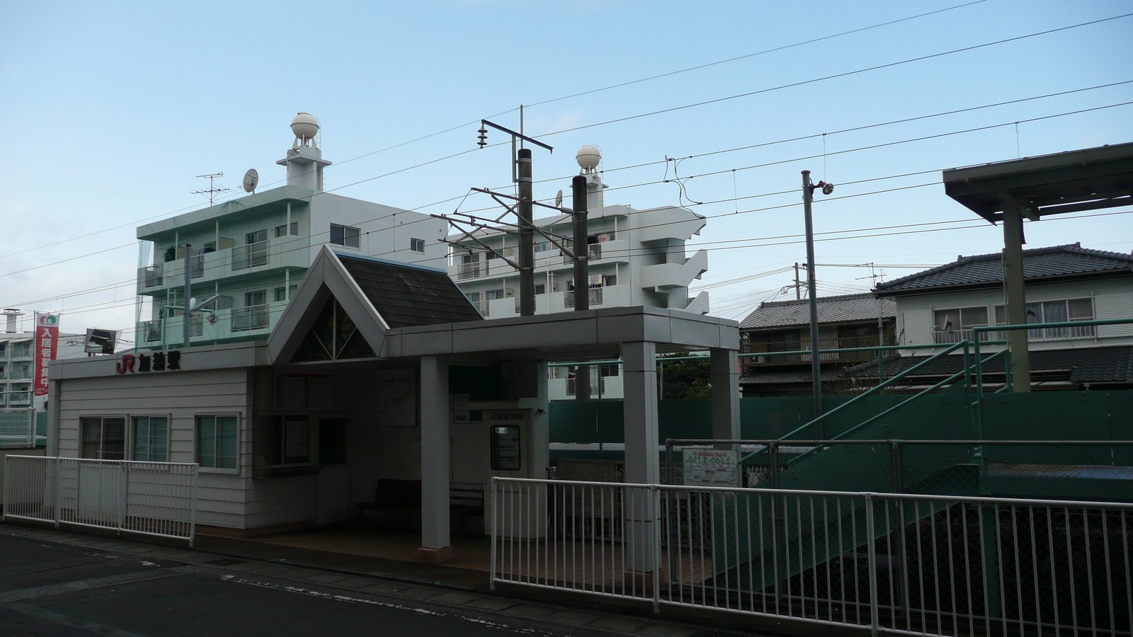 日豊本線・加納駅の駅風景