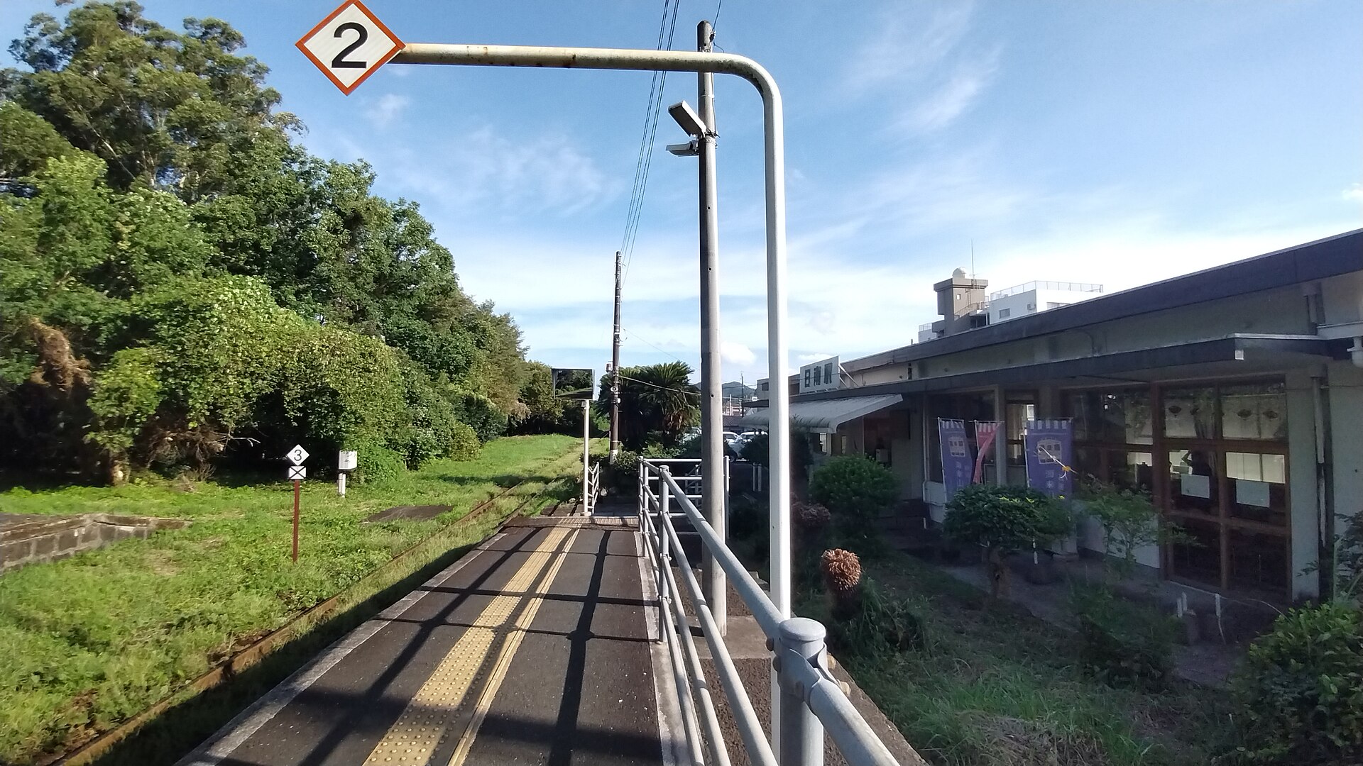 日南駅のホーム