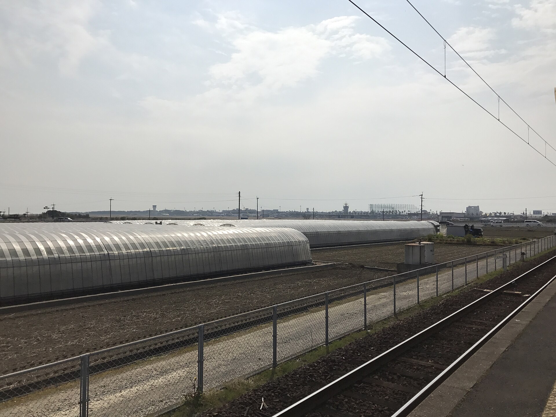 田吉駅のホームから見た宮崎空港方面
