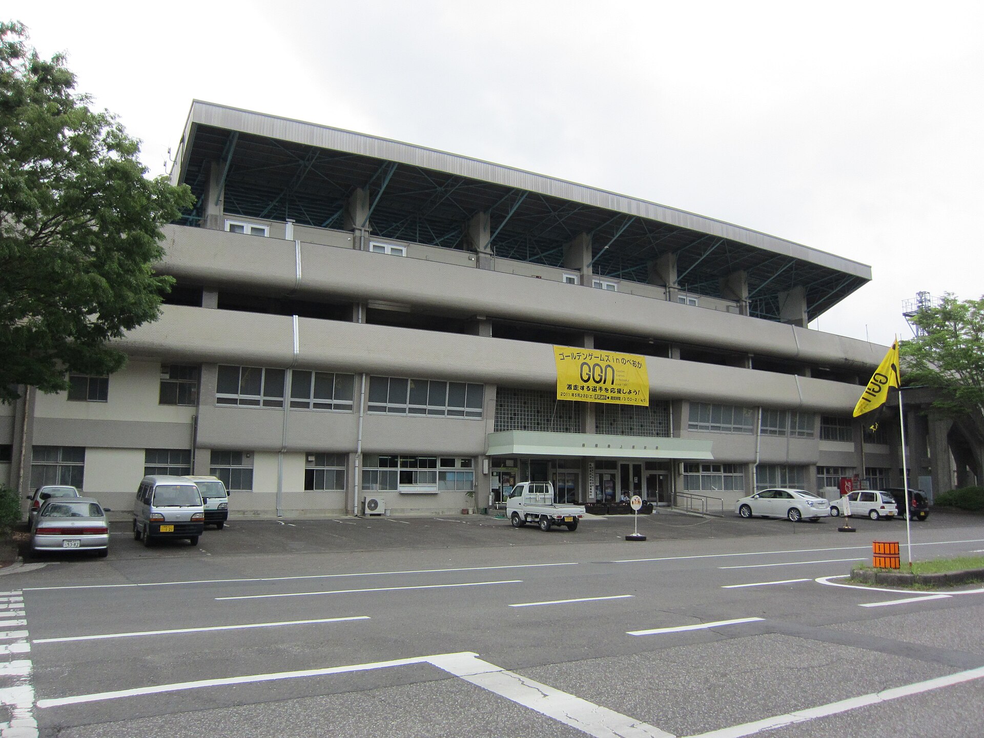 西階陸上競技場のスタンド