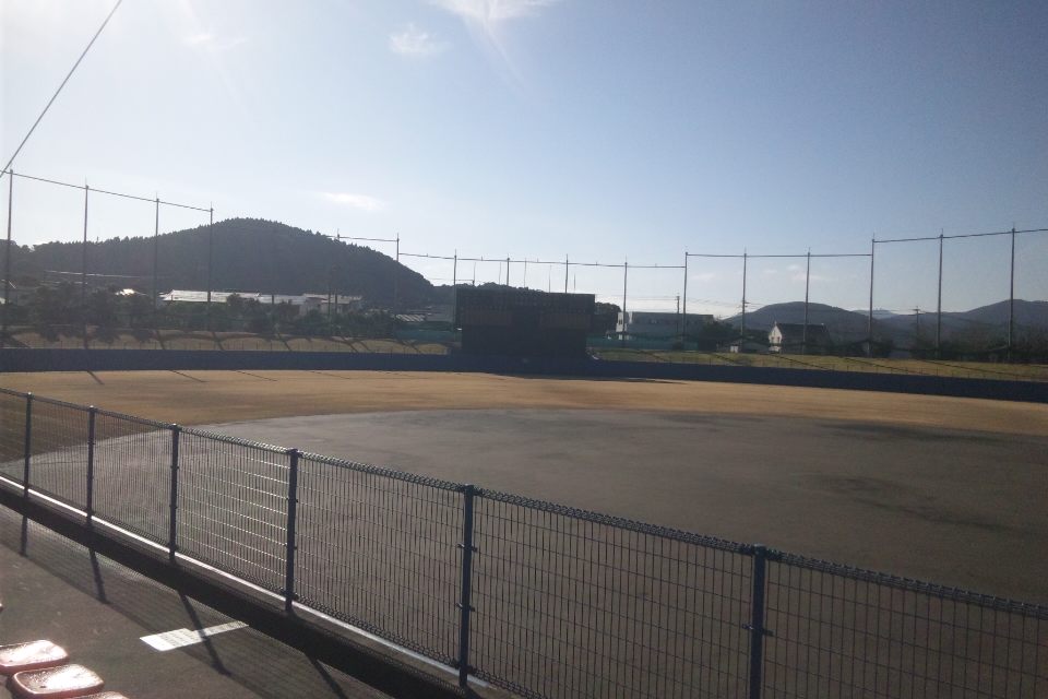 南郷スタジアムのグラウンド