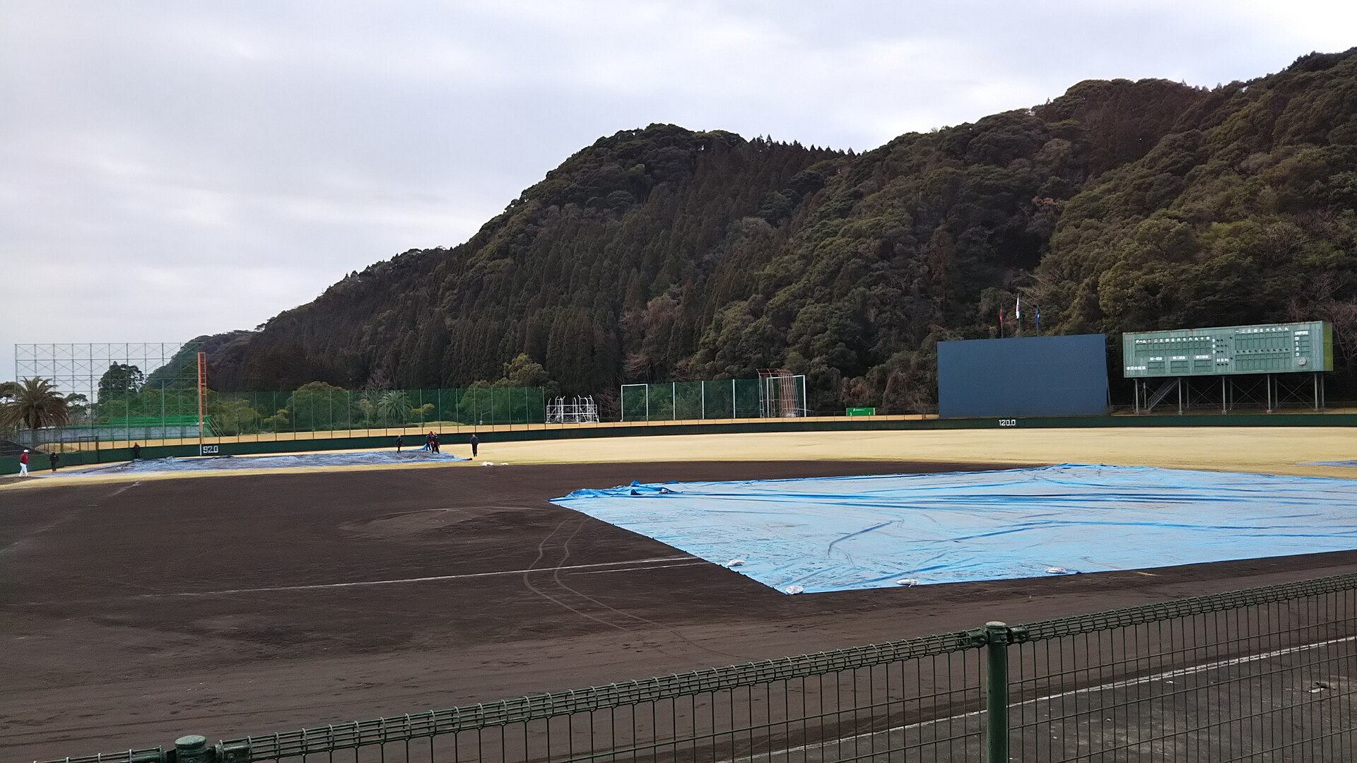 日南総合運動公園の東光寺球場
