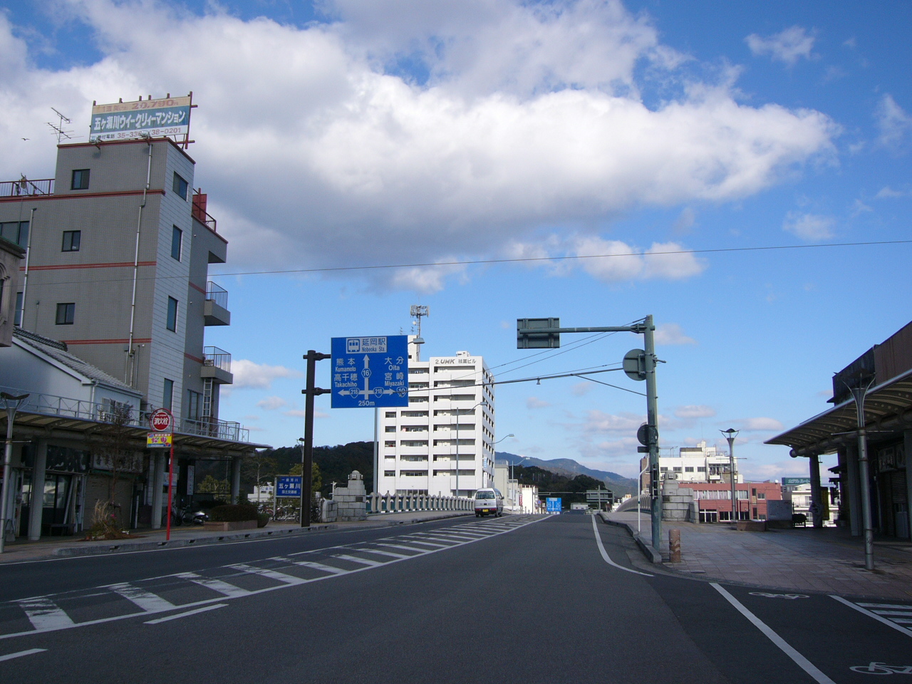 山下通りから延岡駅方面