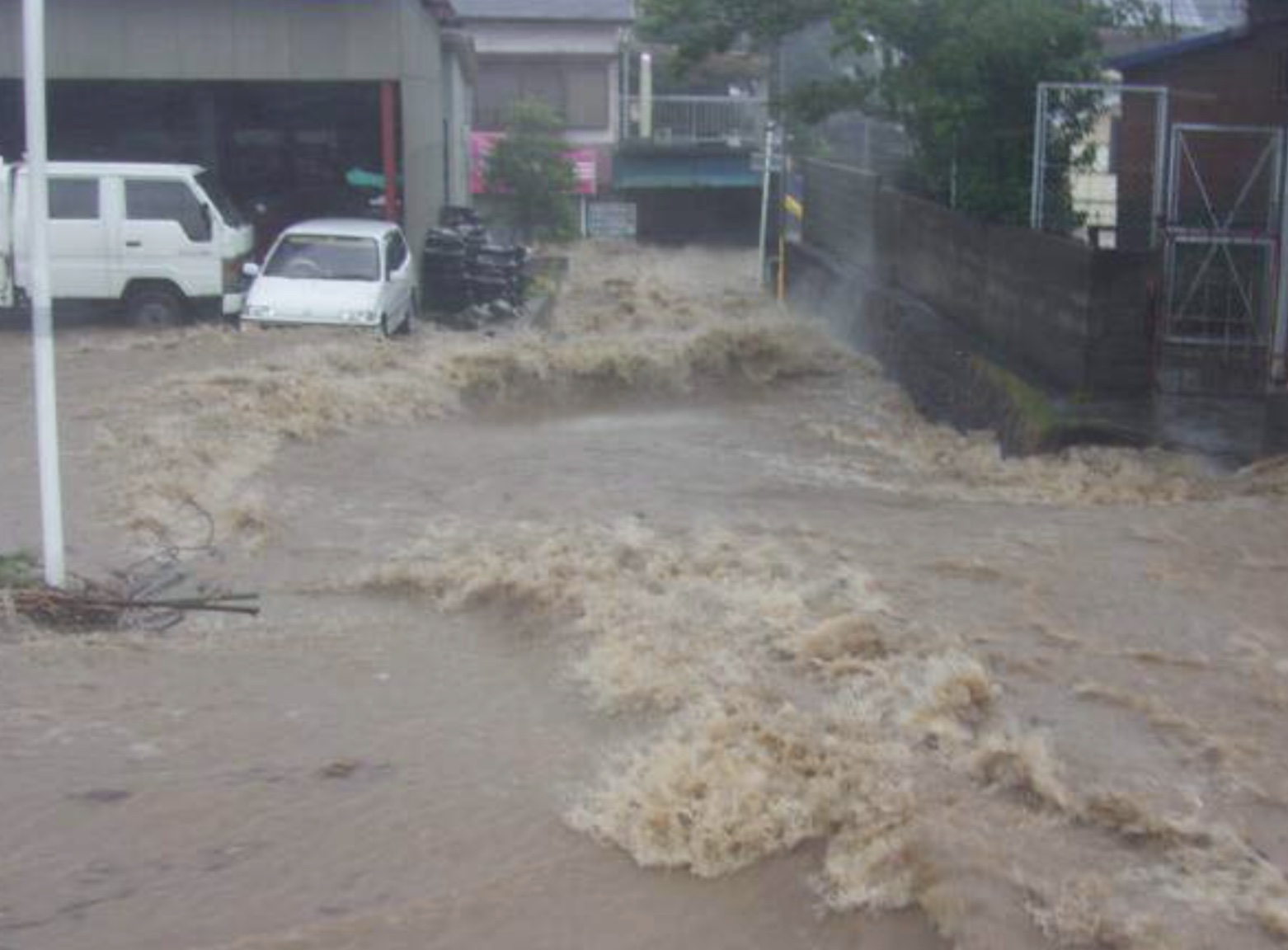 2005年台風14号による岡富地区の浸水被害