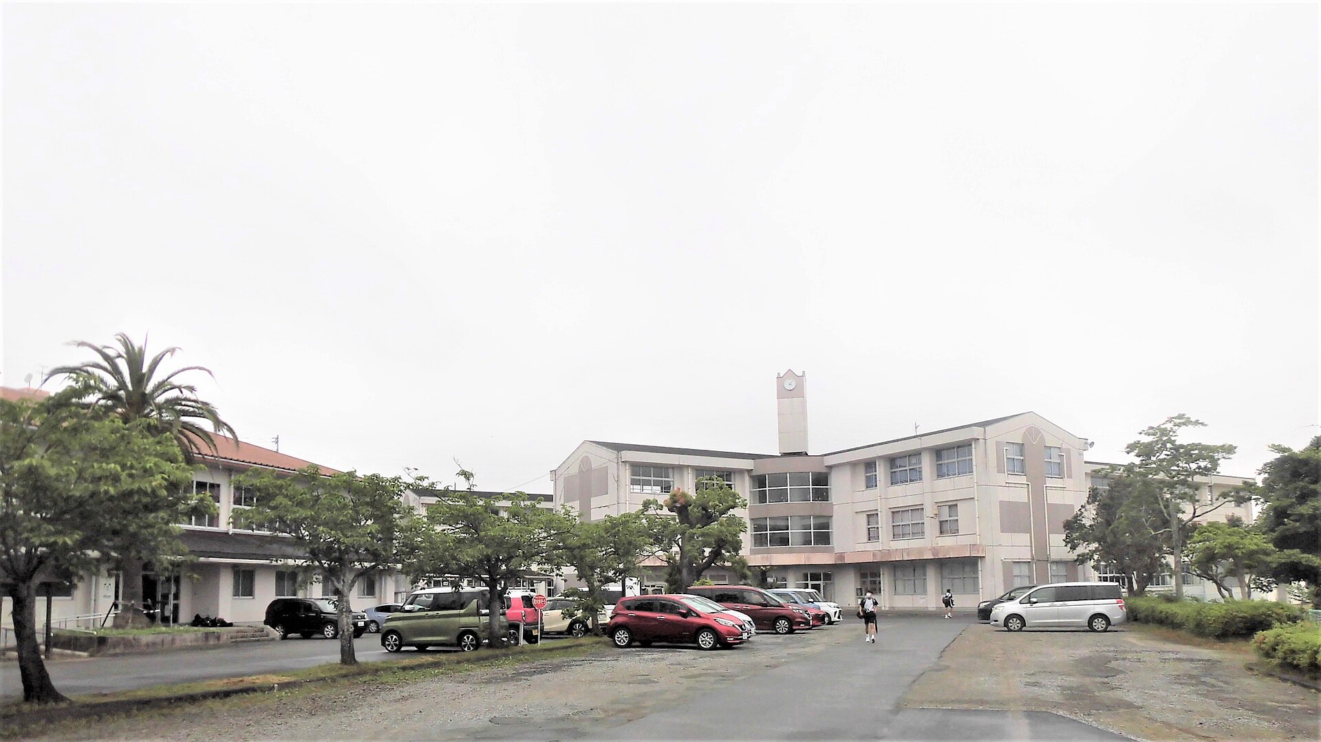 宮崎市立生目台中学校