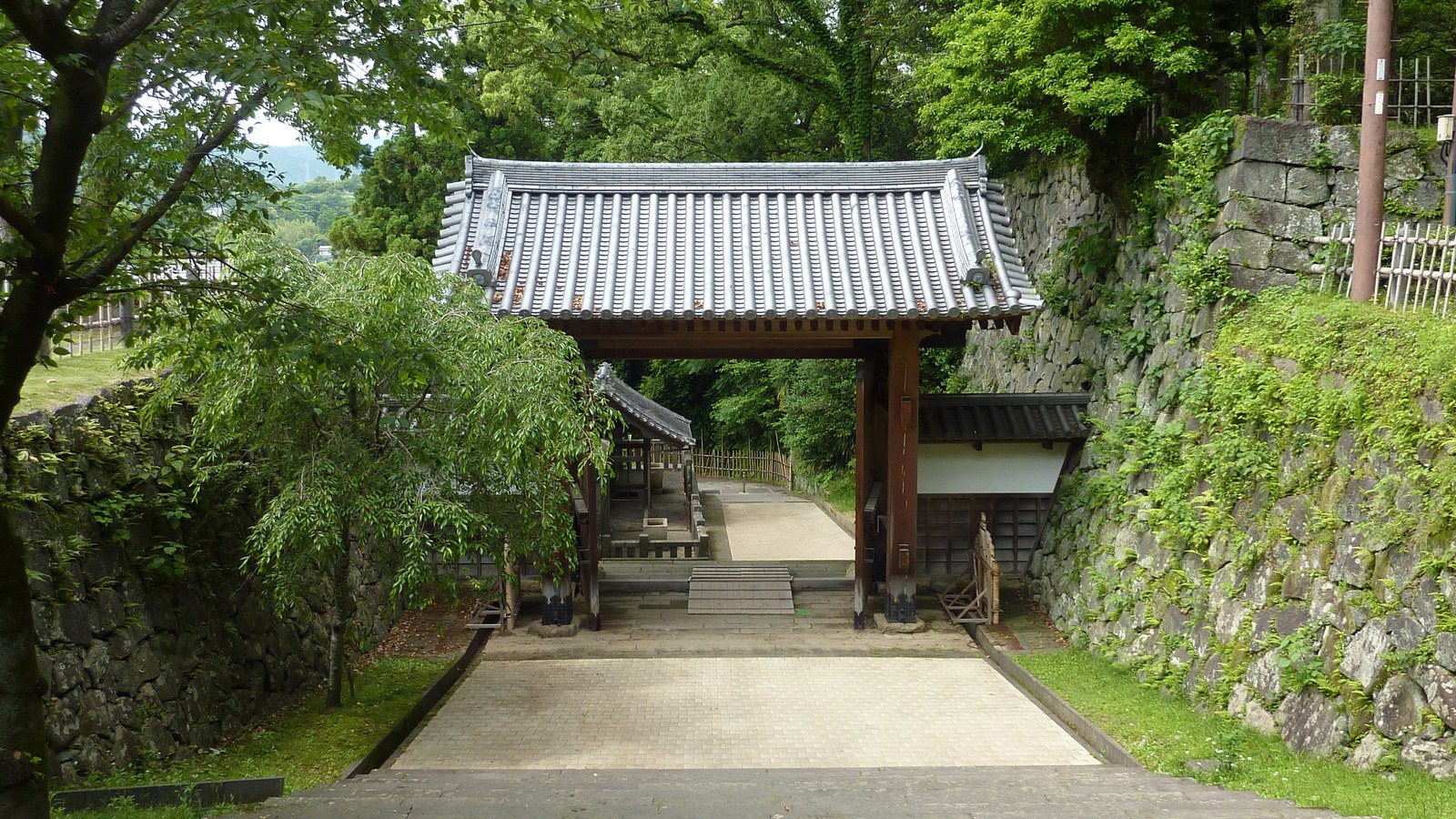 延岡城跡の北大手門