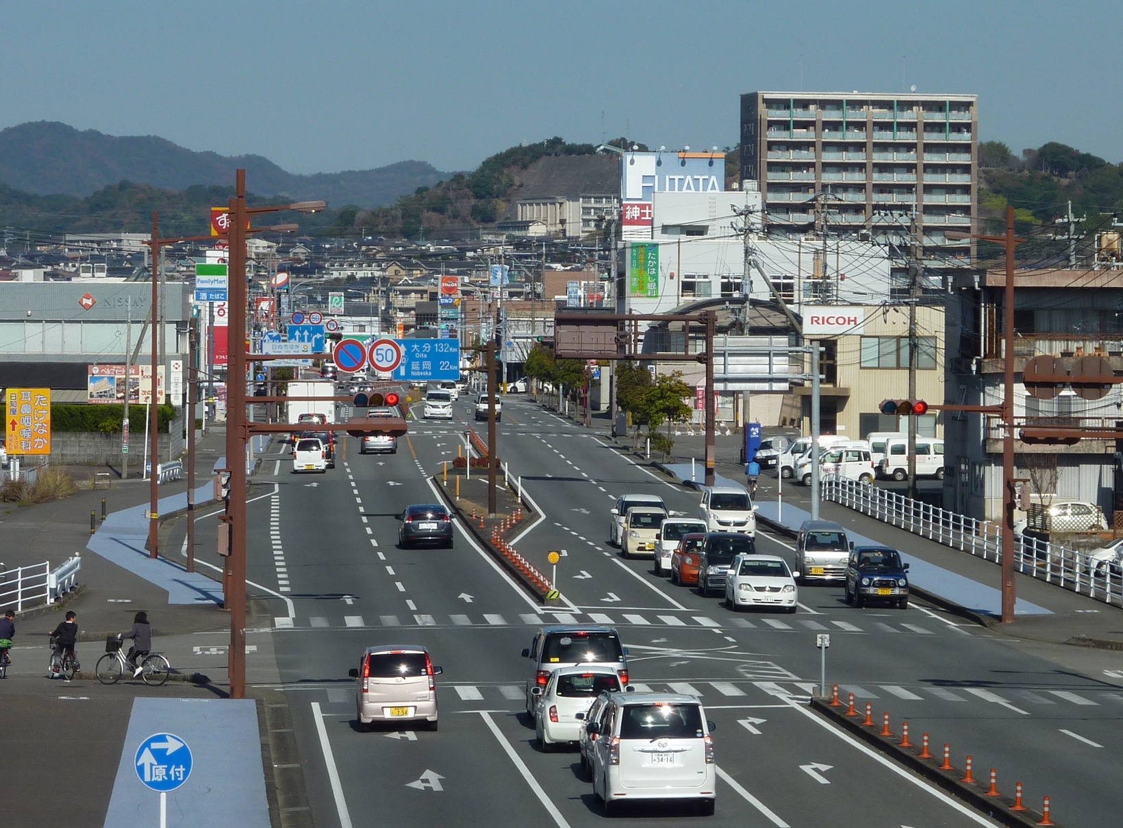 国道10号・日向市中心部