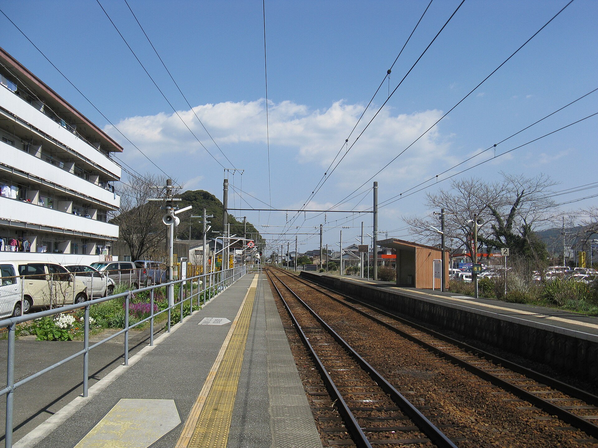 土々呂駅のホーム