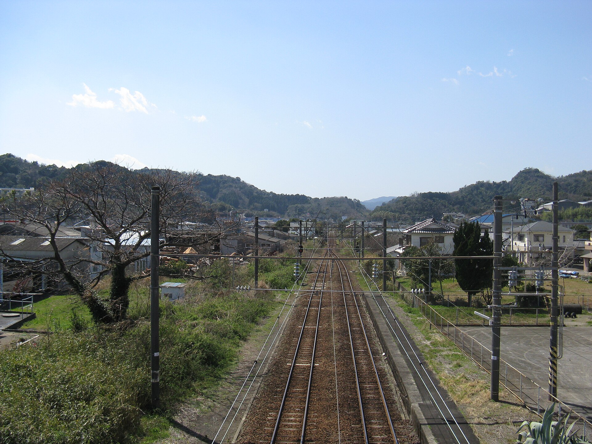 跨線橋から見た住宅地方面