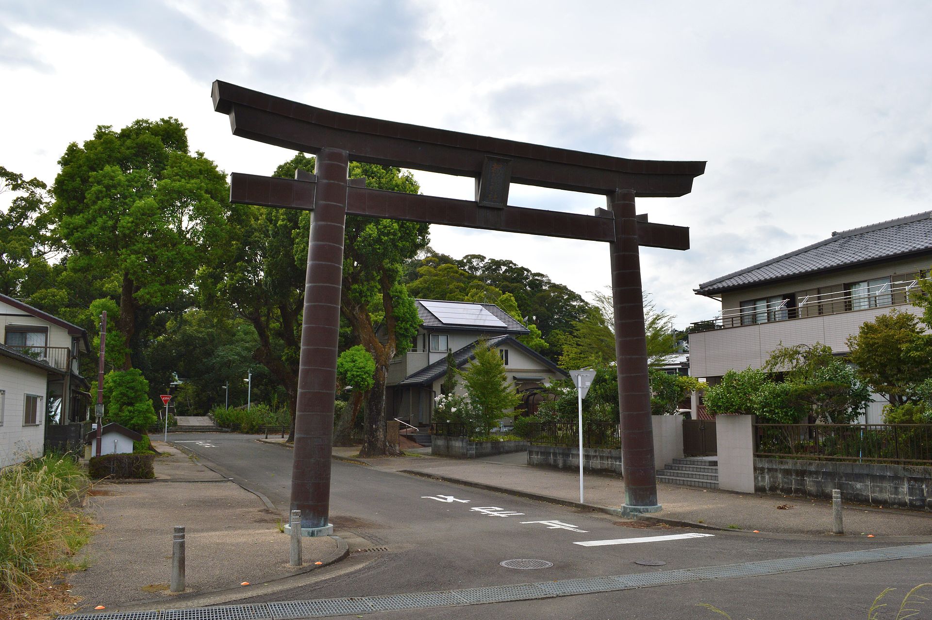 都萬神社の一の鳥居