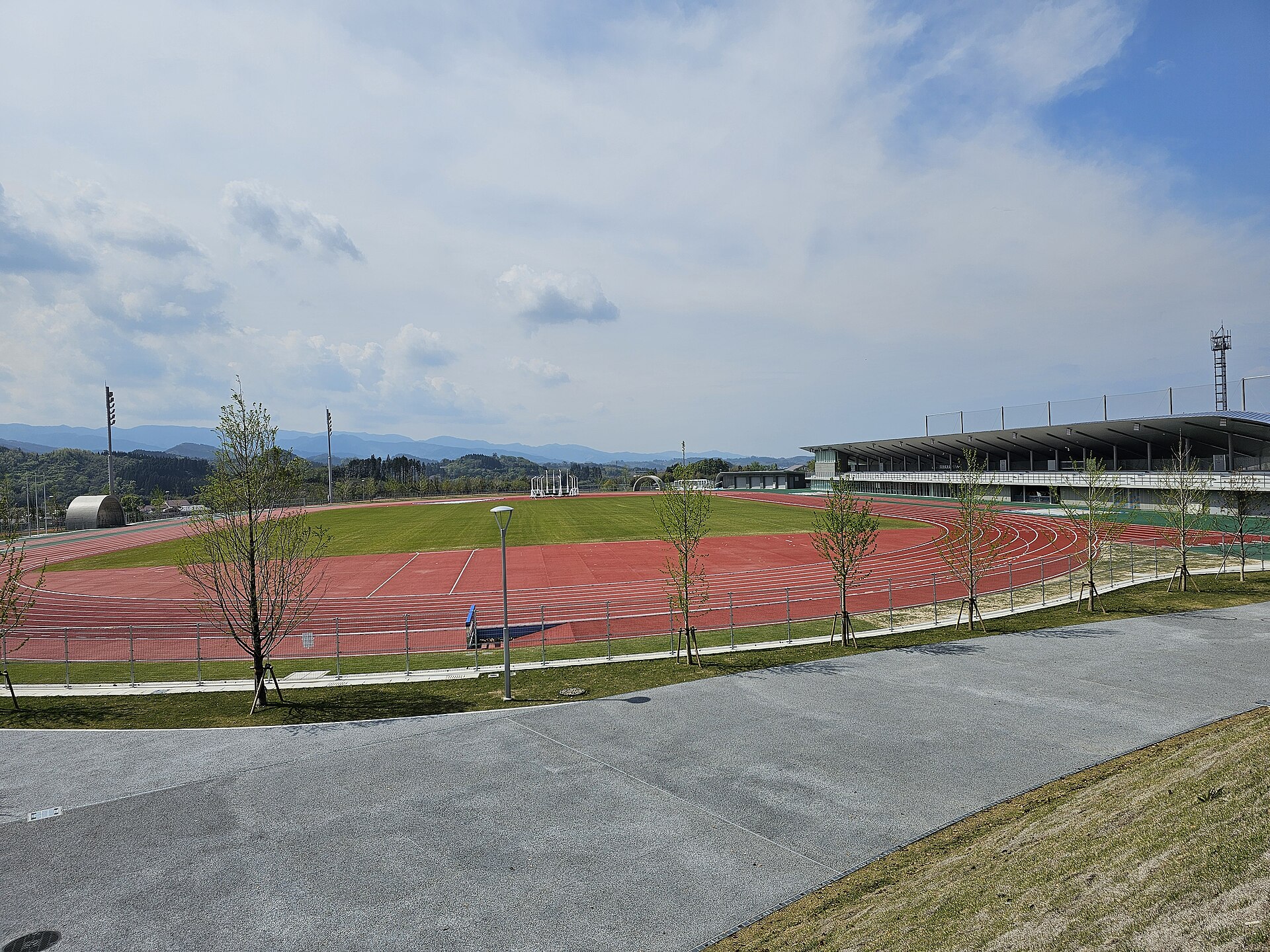 KUROKIRIスタジアムから見たAKAKIRIフィールド